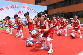 什么是“零和博弈”的残酷性？解析十三水桌上筹码流动的数学本质。（揭示零和博弈的冷酷本质：十三水牌桌筹码流动的数学解析）